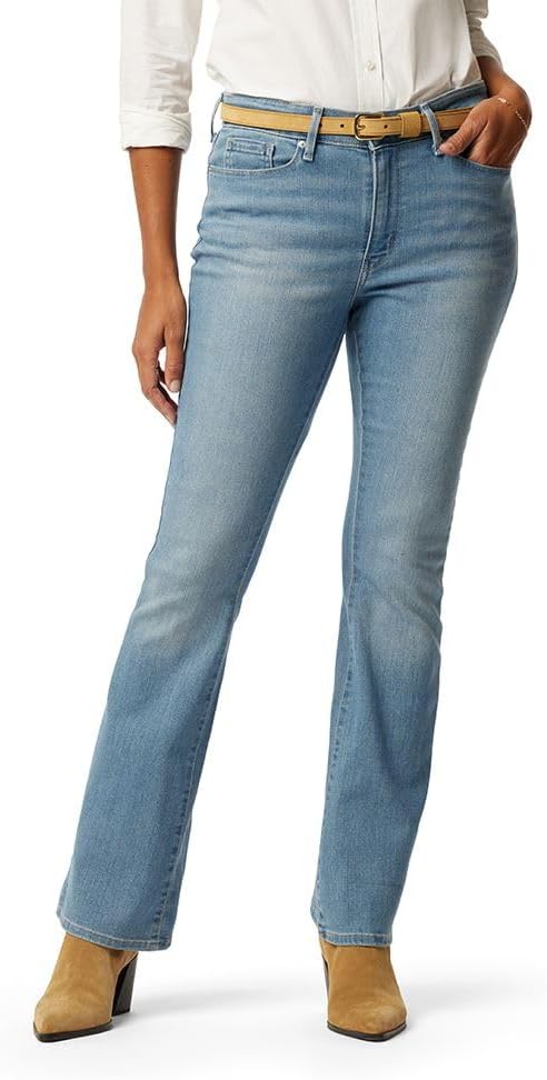 Levi Strauss Signature Gold Women's '03 Essentials Mid Rise Bootcut Jeans