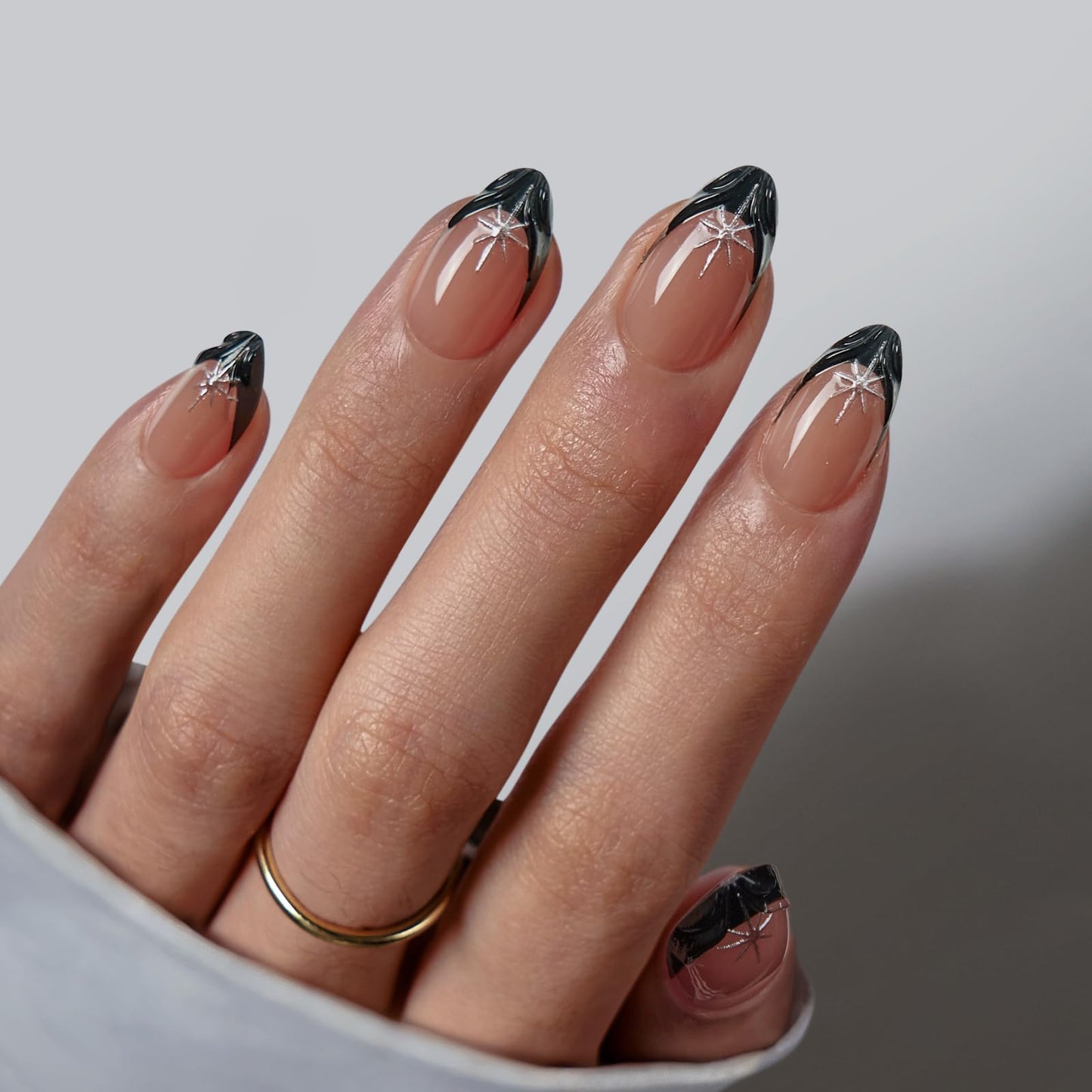 BTArtbox Press On Nails, Cream Puff, Short Almond, Ombre Off White, 32Ct
