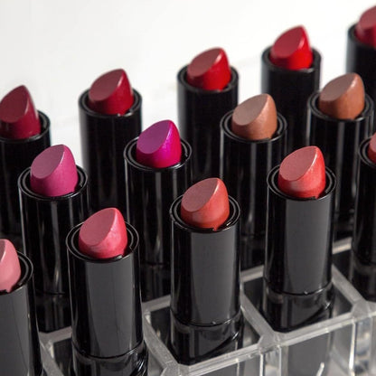 wet n wild Silk Finish Lipstick, Hydrating Rich Buildable Lip Color, Formulated with Vitamins A,E, & Macadamia for Ultimate Hydration, Cruelty-Free & Vegan - A Short Affair