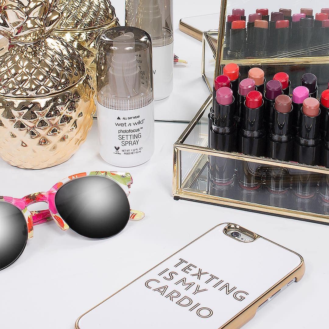 wet n wild Silk Finish Lipstick, Hydrating Rich Buildable Lip Color, Formulated with Vitamins A,E, & Macadamia for Ultimate Hydration, Cruelty-Free & Vegan - A Short Affair