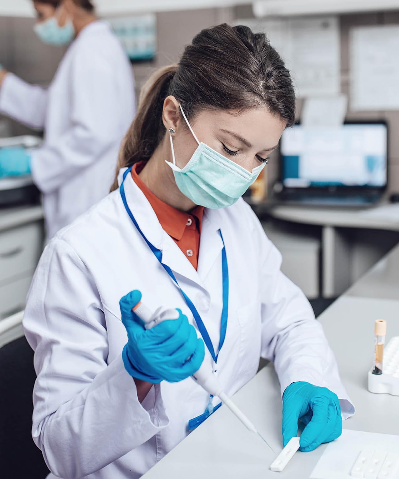 White Lab Coat for Women with Side-Slit Access and 3 Pockets for College