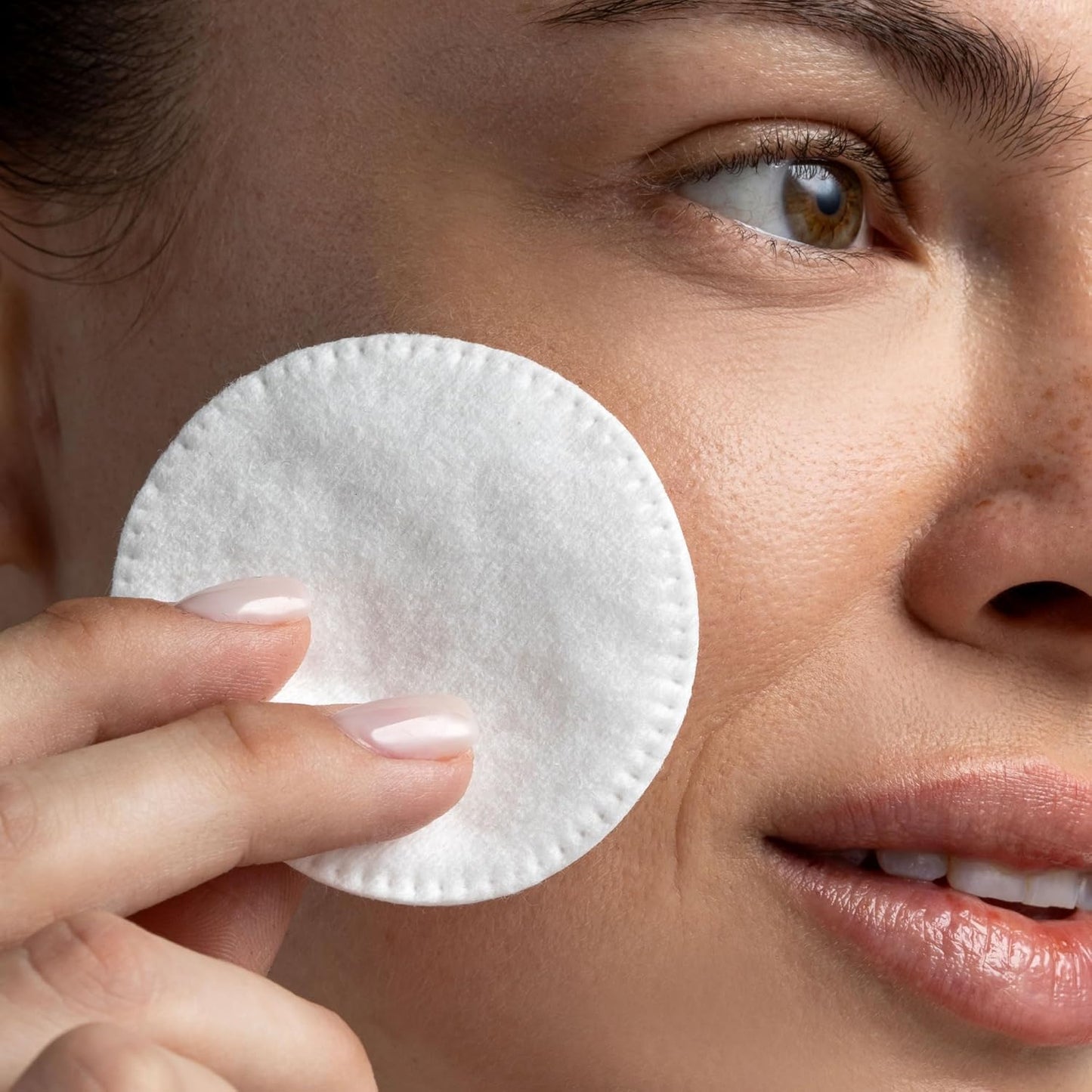 Cliganic Extra Large Face Pads (100 Count) - Soft, Extra Absorbent, Ultra Durable, Hypoallergenic, For Makeup, Nail Polish & Daily Buildup Removal, Toner & Cleanser Application, Dual Sided & Lint-Free