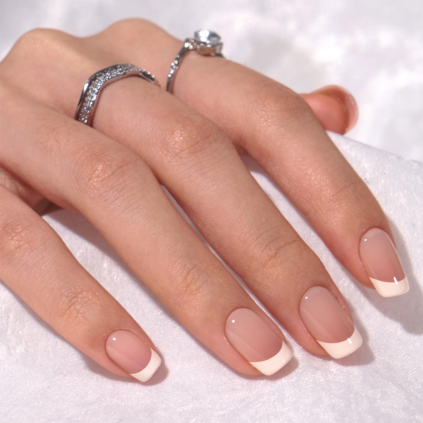 BTArtbox Press On Nails, Cream Puff, Short Almond, Ombre Off White, 32Ct
