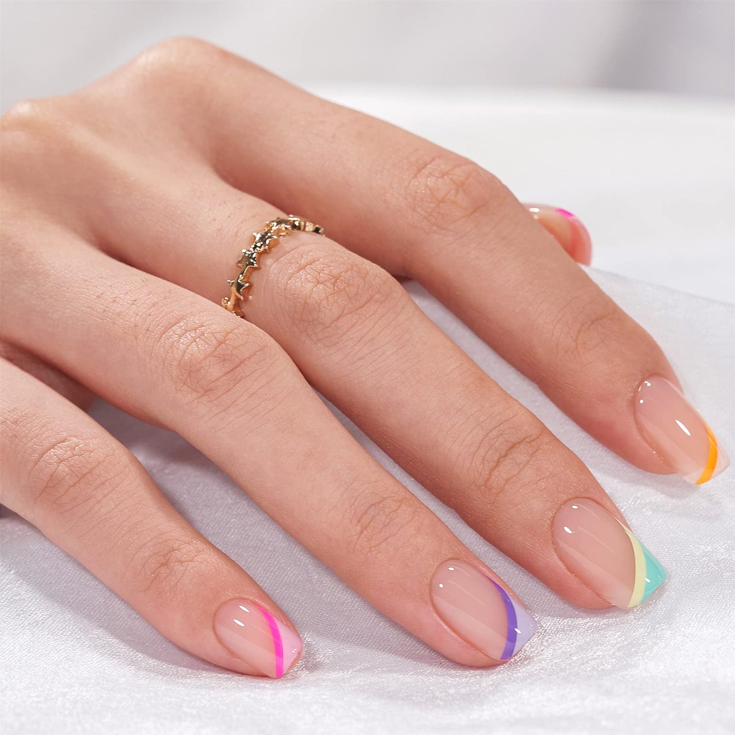 BTArtbox Press On Nails, Cream Puff, Short Almond, Ombre Off White, 32Ct