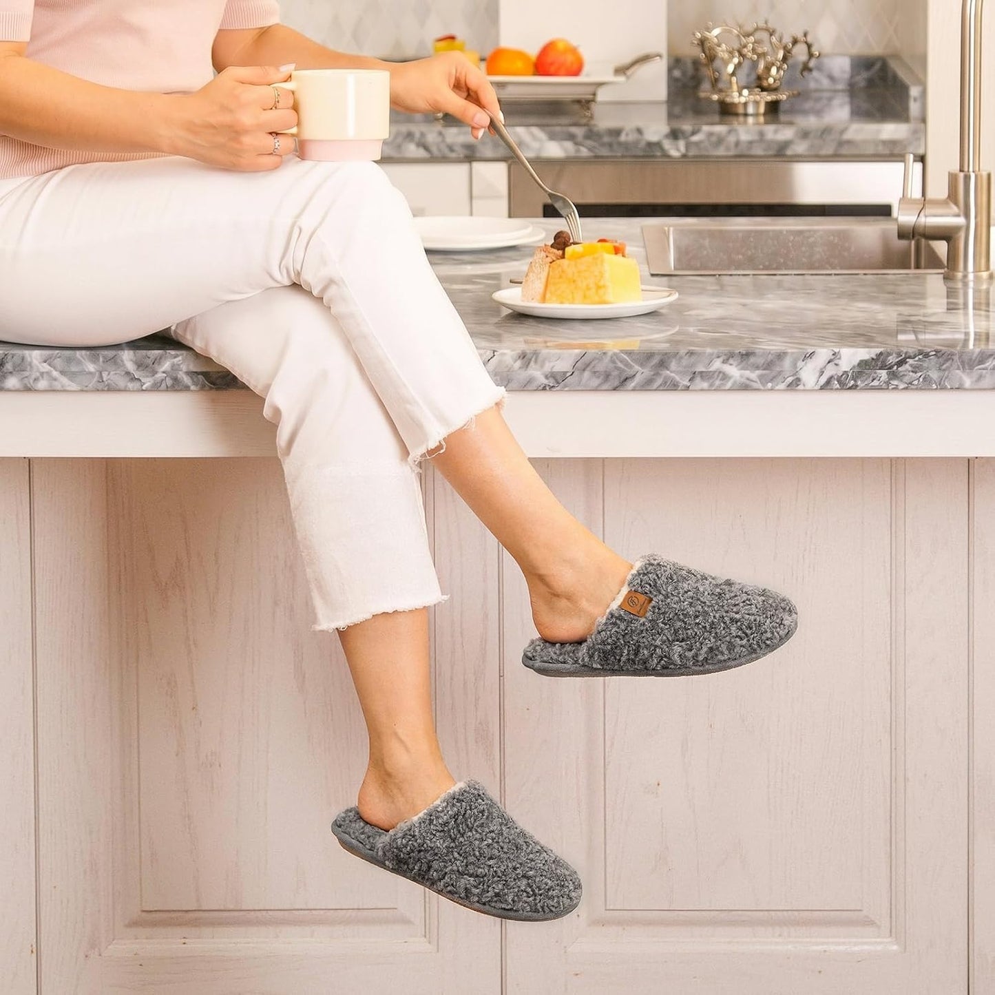 EverFoams Women's Fuzzy Slippers Warm Cozy Memory Foam Indoor House Shoes