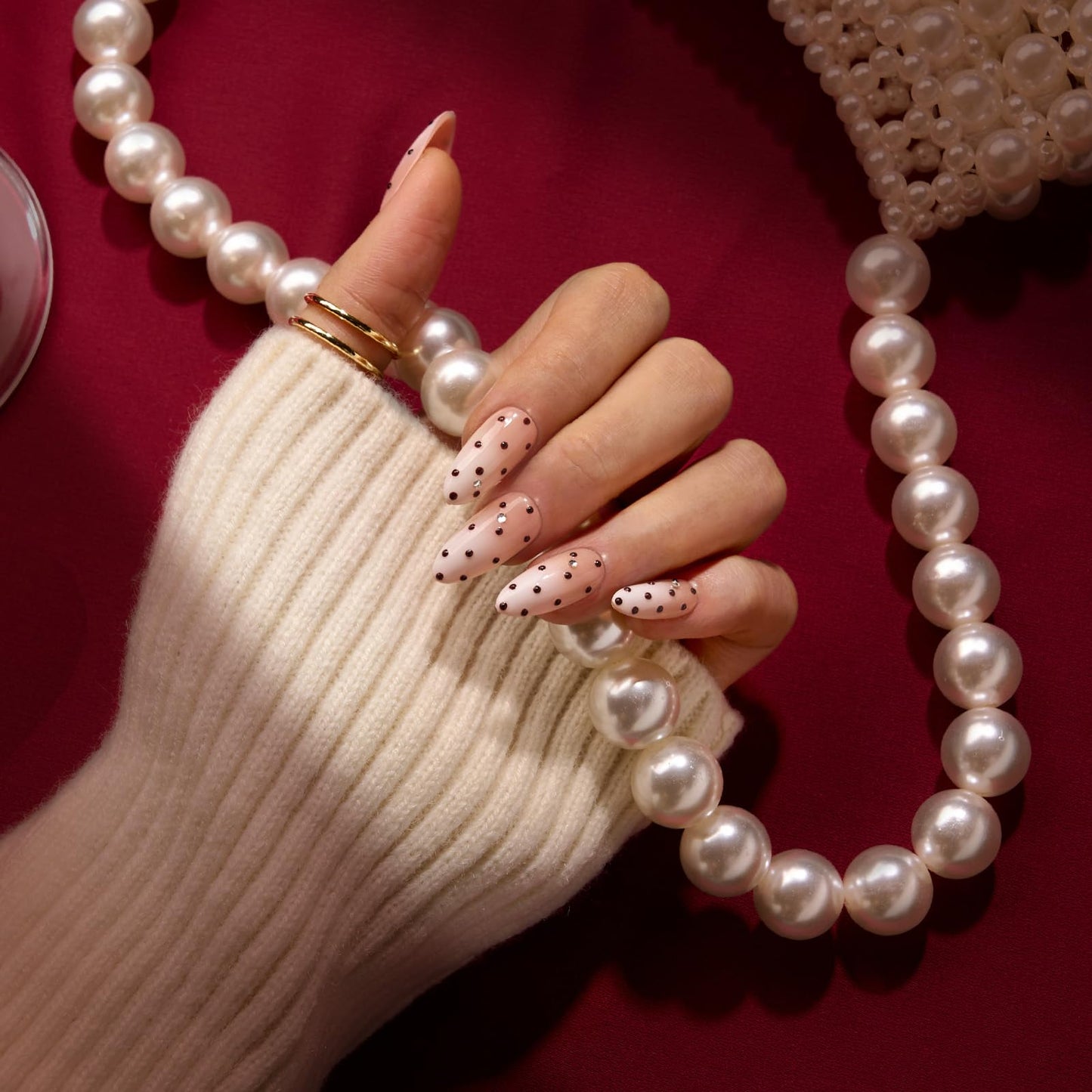 BTArtbox Press On Nails, Cream Puff, Short Almond, Ombre Off White, 32Ct
