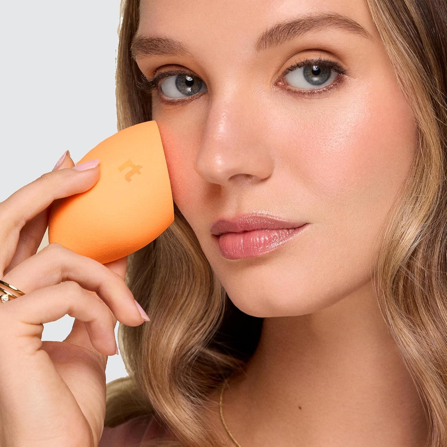 Real Techniques Miracle Complexion Sponge