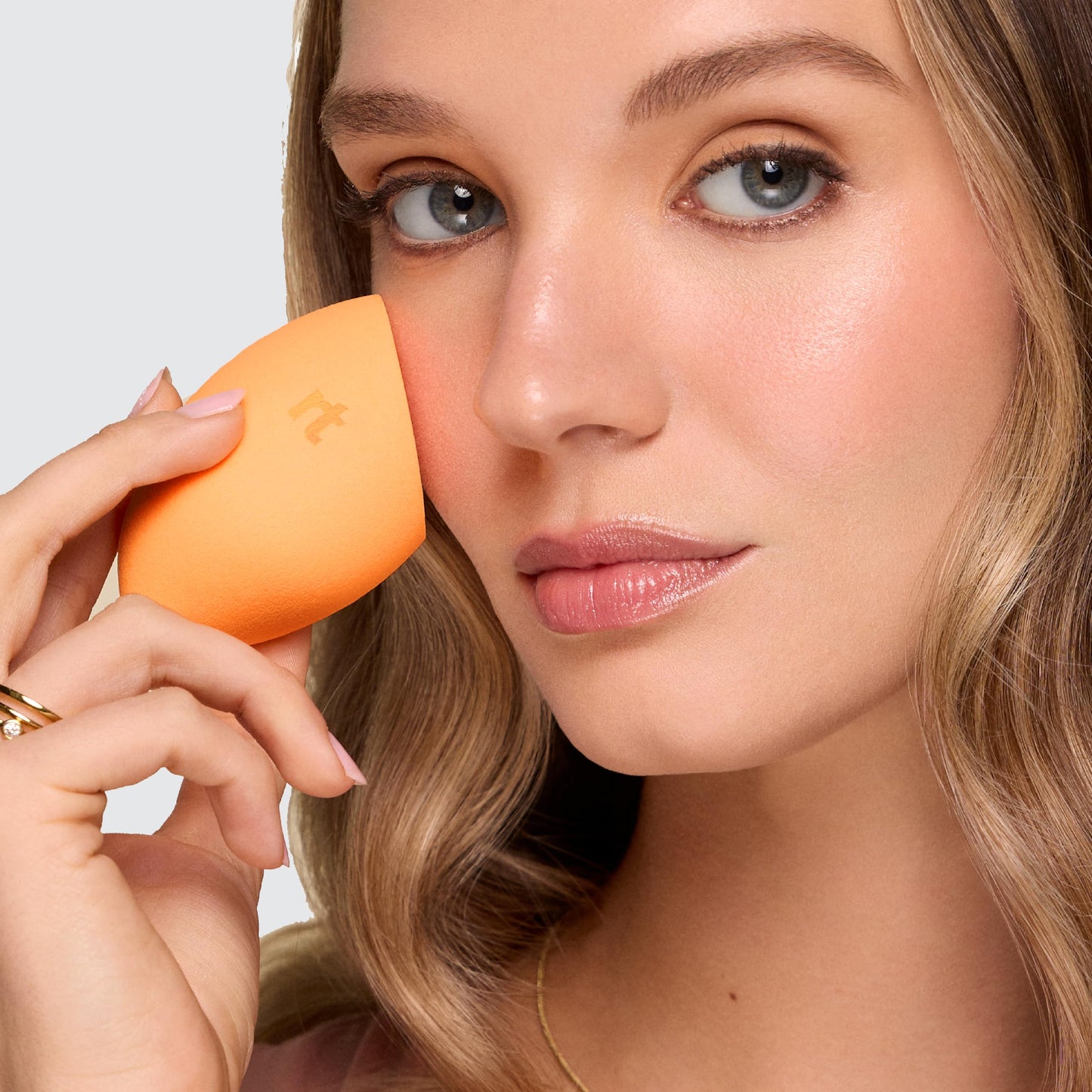 Real Techniques Miracle Complexion Sponge